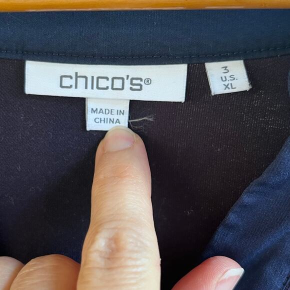 Chico's Women's Navy Embroidered Flare Sleeve Top Size 3 (XL) - Picture 5 of 6